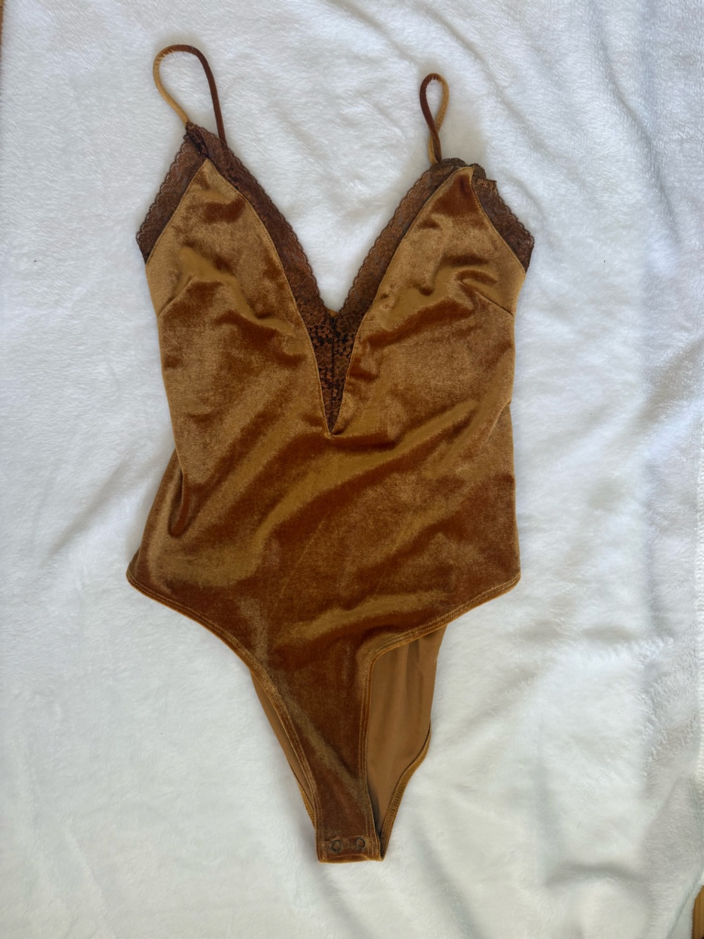 🛍️4/$25 NWT Forever 21 Marigold Velvet Slip Bodysuit with Lace Trim